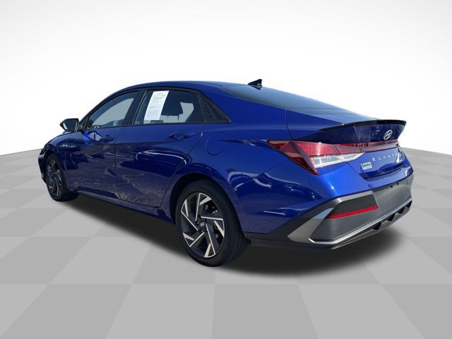Used 2025 Hyundai Elantra Sport w/ Cargo Package FWD image 7
