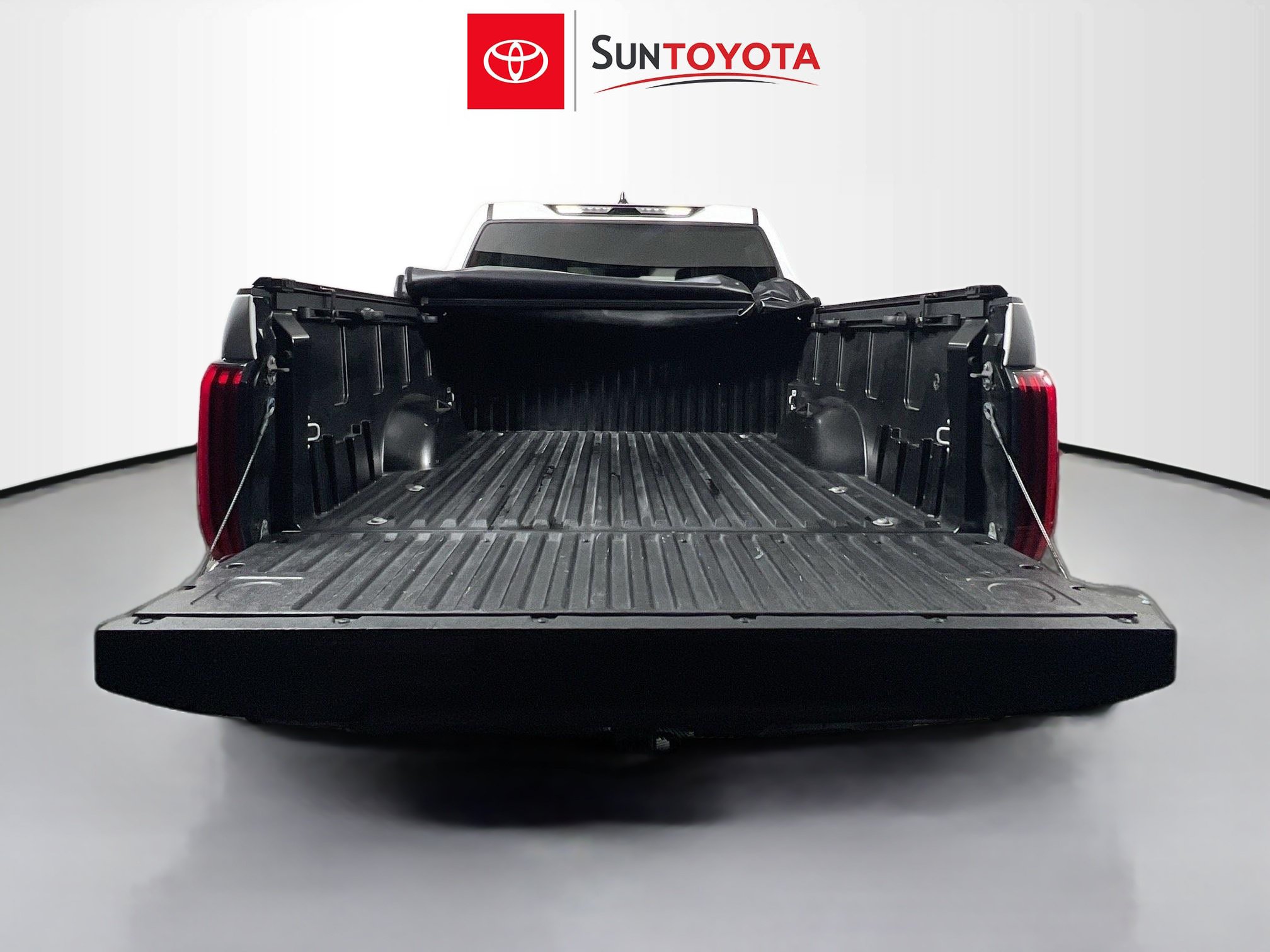 Used 2024 Toyota Tundra SR5 w/ SR5 Premium Package AWD/4WD image 33
