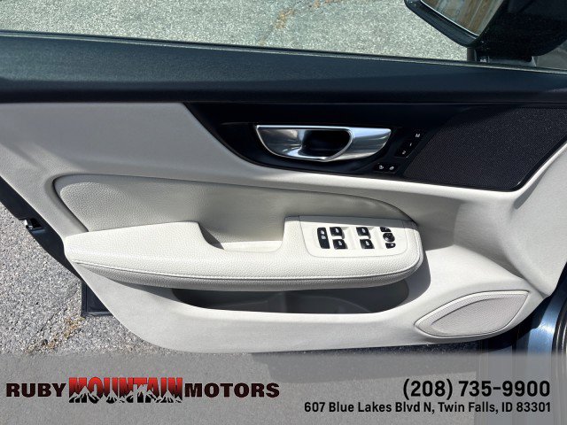 Used 2021 Volvo S60 T5 Momentum AWD/4WD image 10