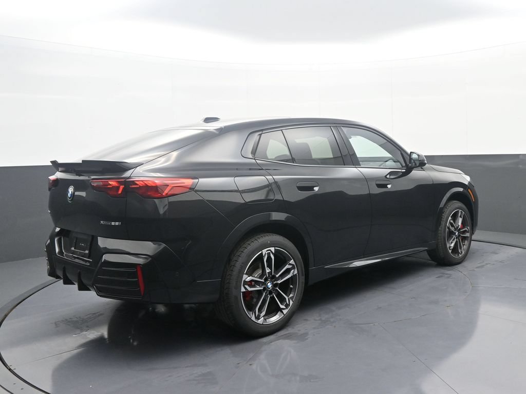 New 2026 BMW X2 xDrive28i w/ Technology Package AWD/4WD image 7