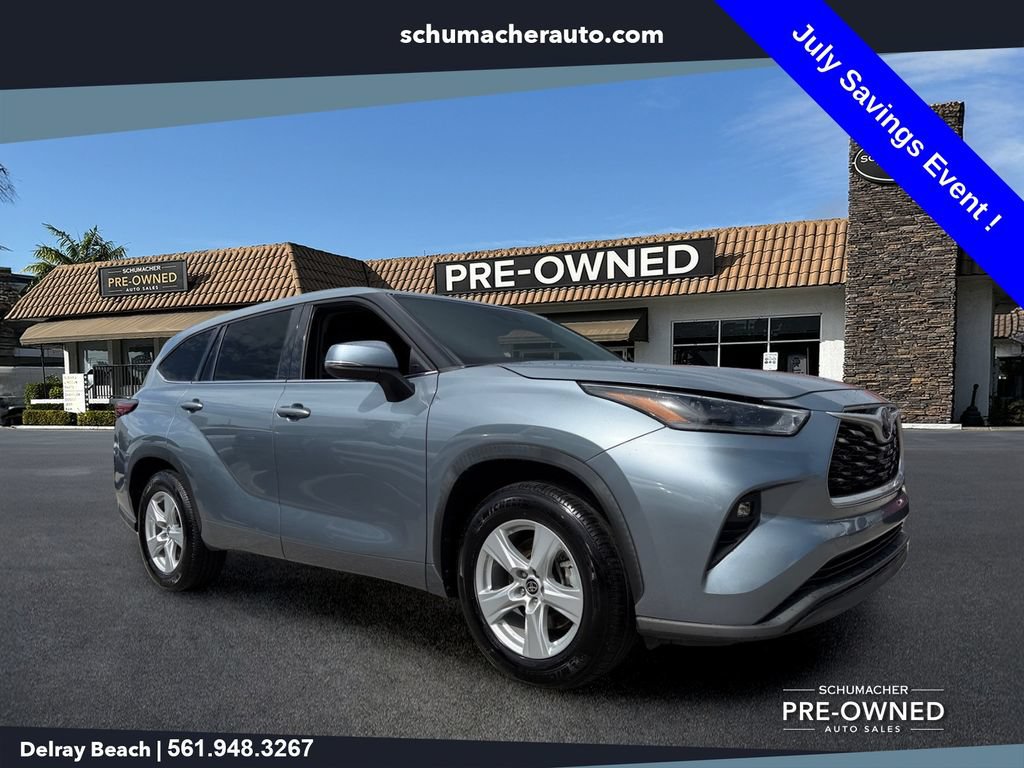 Used 2021 Toyota Highlander LE FWD image 1