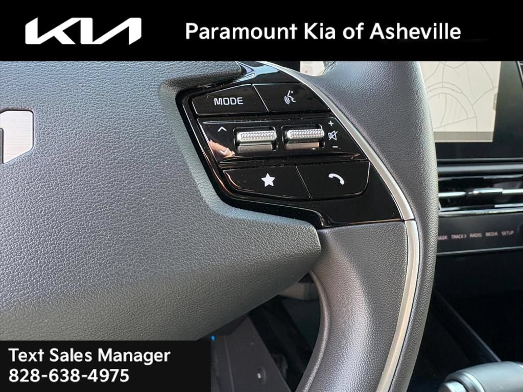 Certified 2025 Kia Niro EX FWD image 12