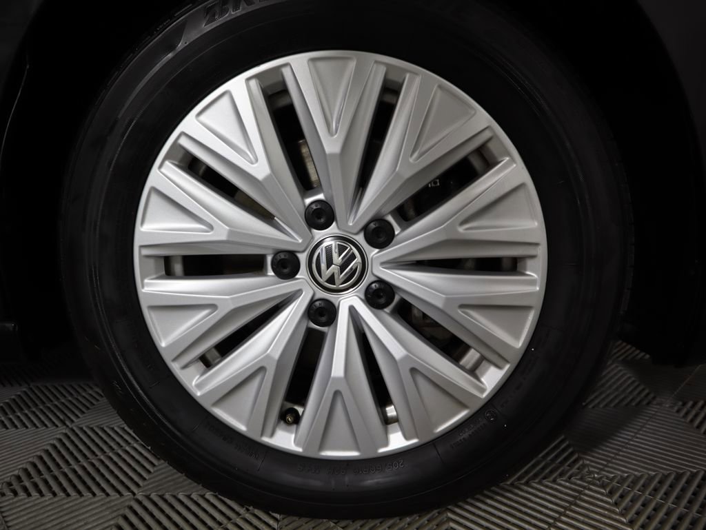 Used 2019 Volkswagen Jetta S w/ Driver Assistance Package image 32