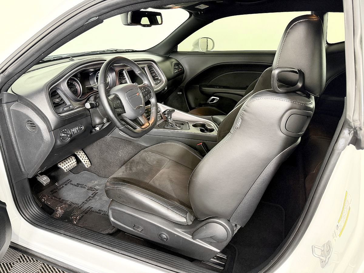 Used 2022 Dodge Challenger R/T Scat Pack w/ Dynamics Package RWD image 38