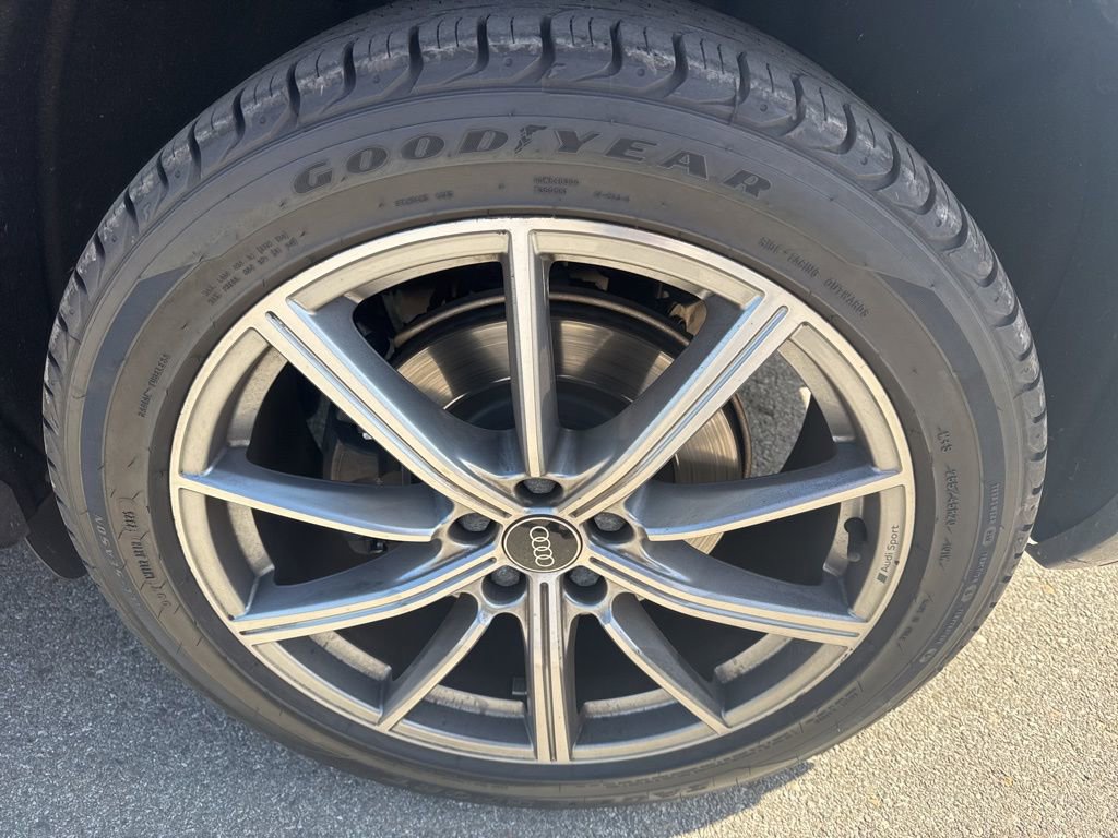 Used 2022 Audi SQ5 Premium Plus w/ Premium Plus Package AWD/4WD image 7