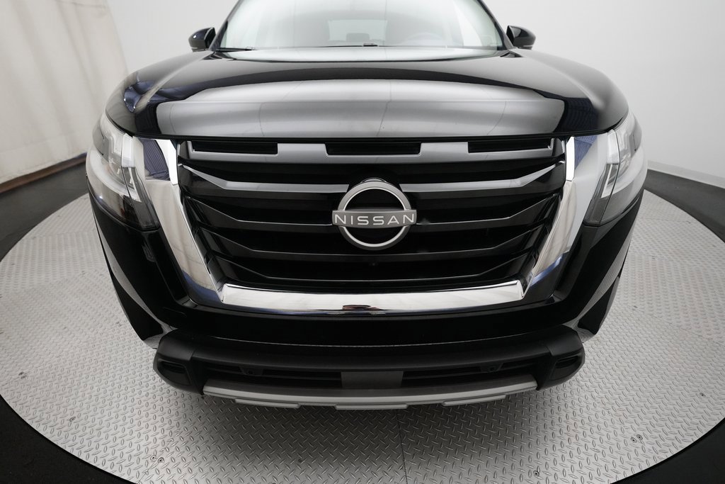 Certified 2024 Nissan Pathfinder Platinum w/ Cargo Package image 22