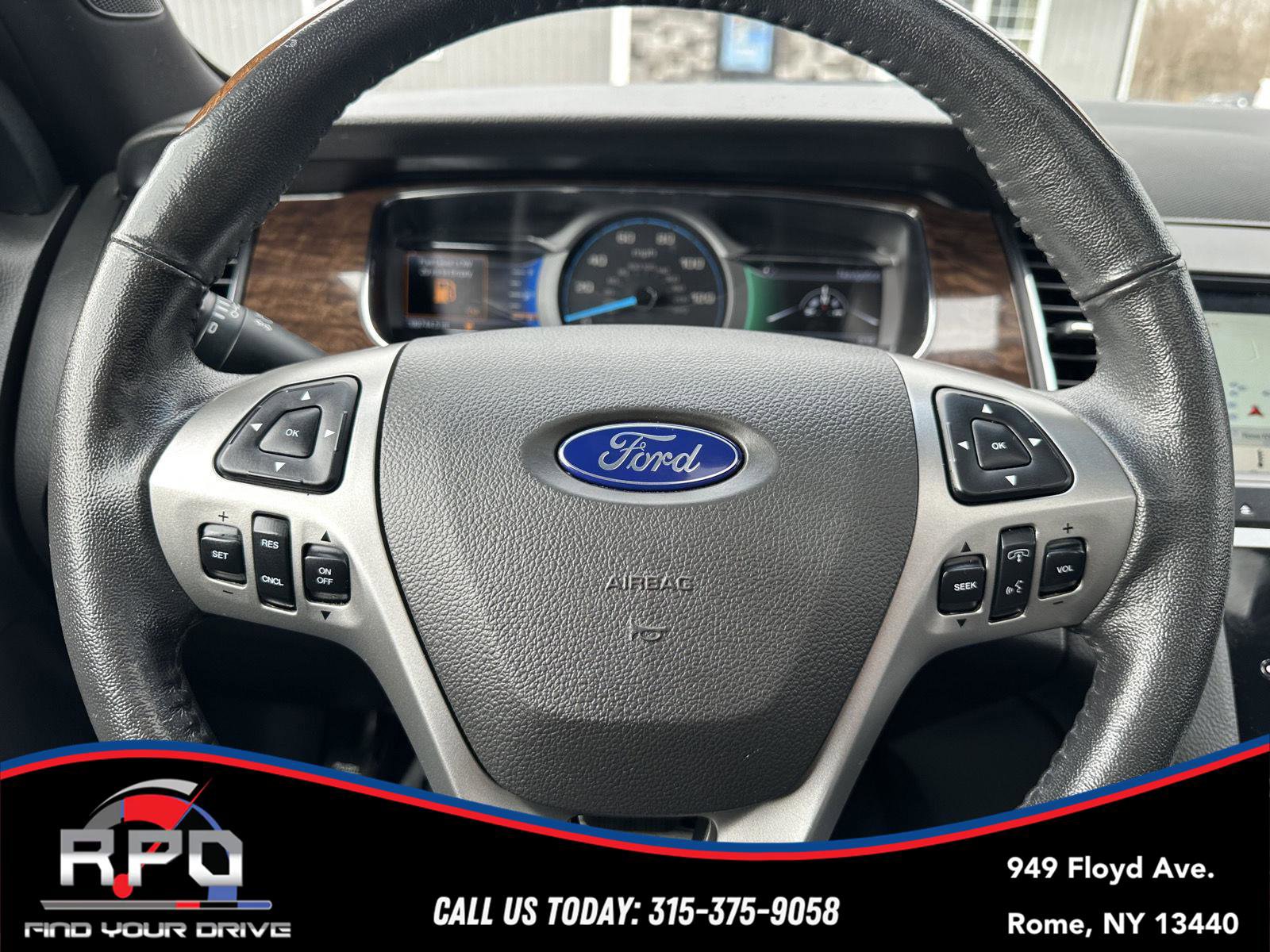 Used 2018 Ford Taurus Limited AWD/4WD image 19