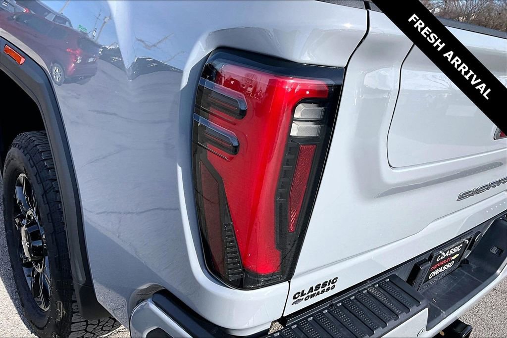 Used 2025 GMC Sierra 2500 AT4 w/ AT4 Premium Plus Package image 23