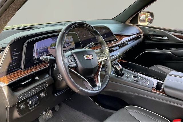 Used 2023 Cadillac Escalade Premium Luxury w/ Performance Package AWD/4WD image 12
