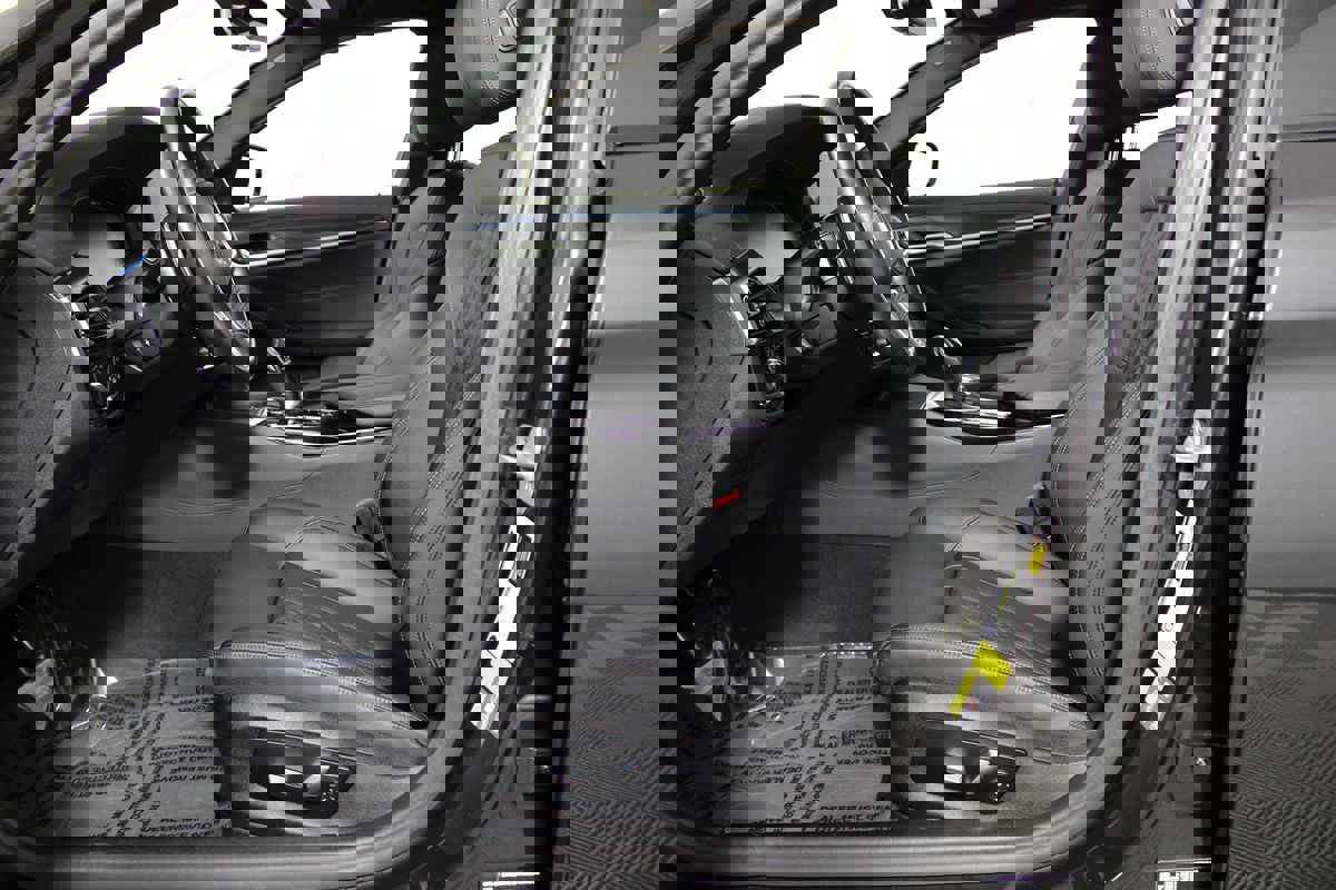 Used 2023 BMW 530e 530e w/ M Sport Package image 8