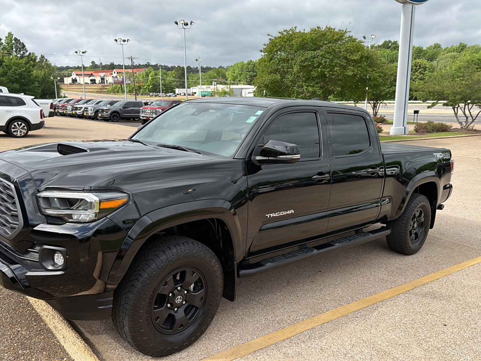 Used 2023 Toyota Tacoma TRD Sport w/ TRD Premium Sport Package AWD/4WD image 29