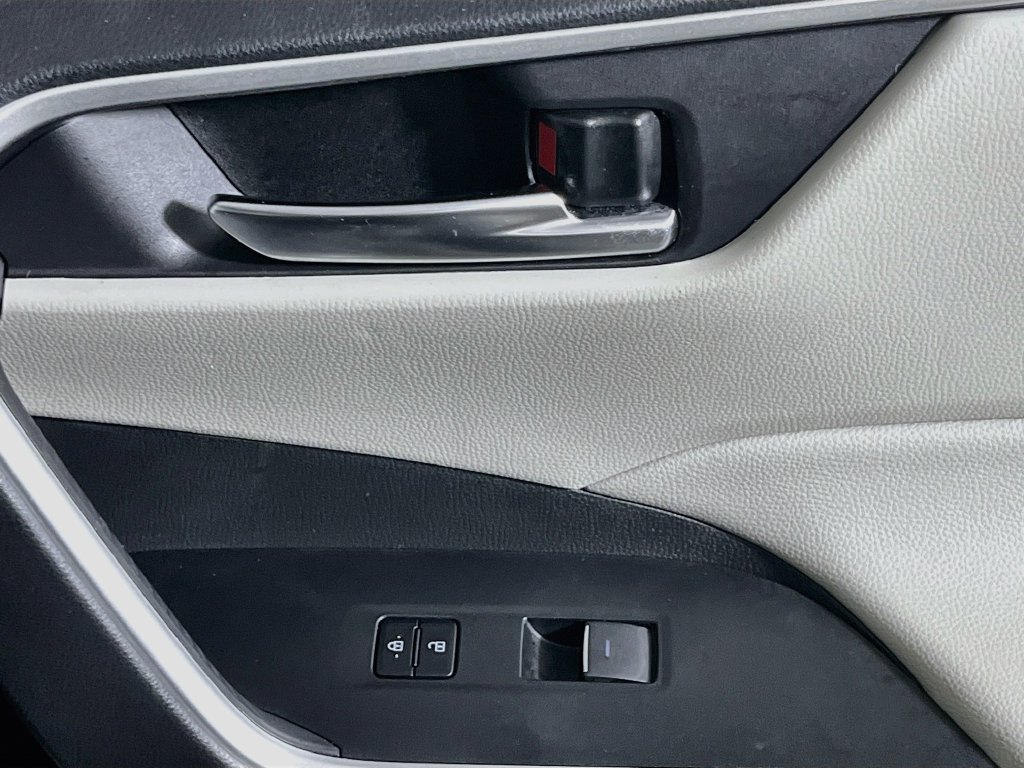 Used 2024 Toyota RAV4 XLE w/ Convenience Package FWD image 31
