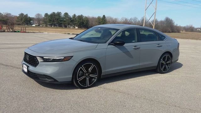 Used 2023 Honda Accord Sport image 4