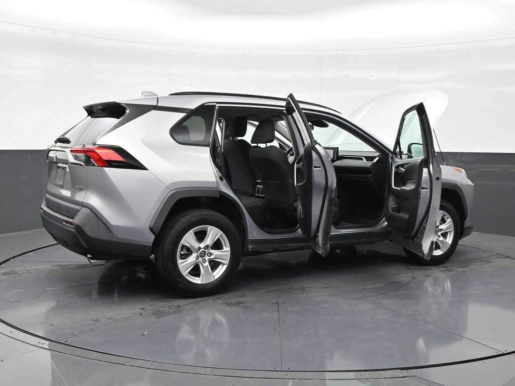 Used 2021 Toyota RAV4 XLE FWD image 28