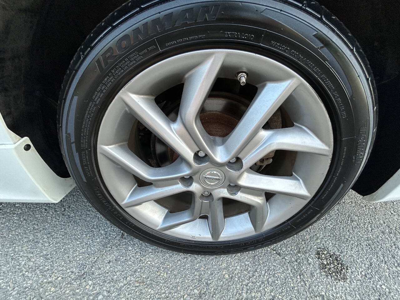 Used 2015 Nissan Sentra SR w/ Navigation Package FWD image 15