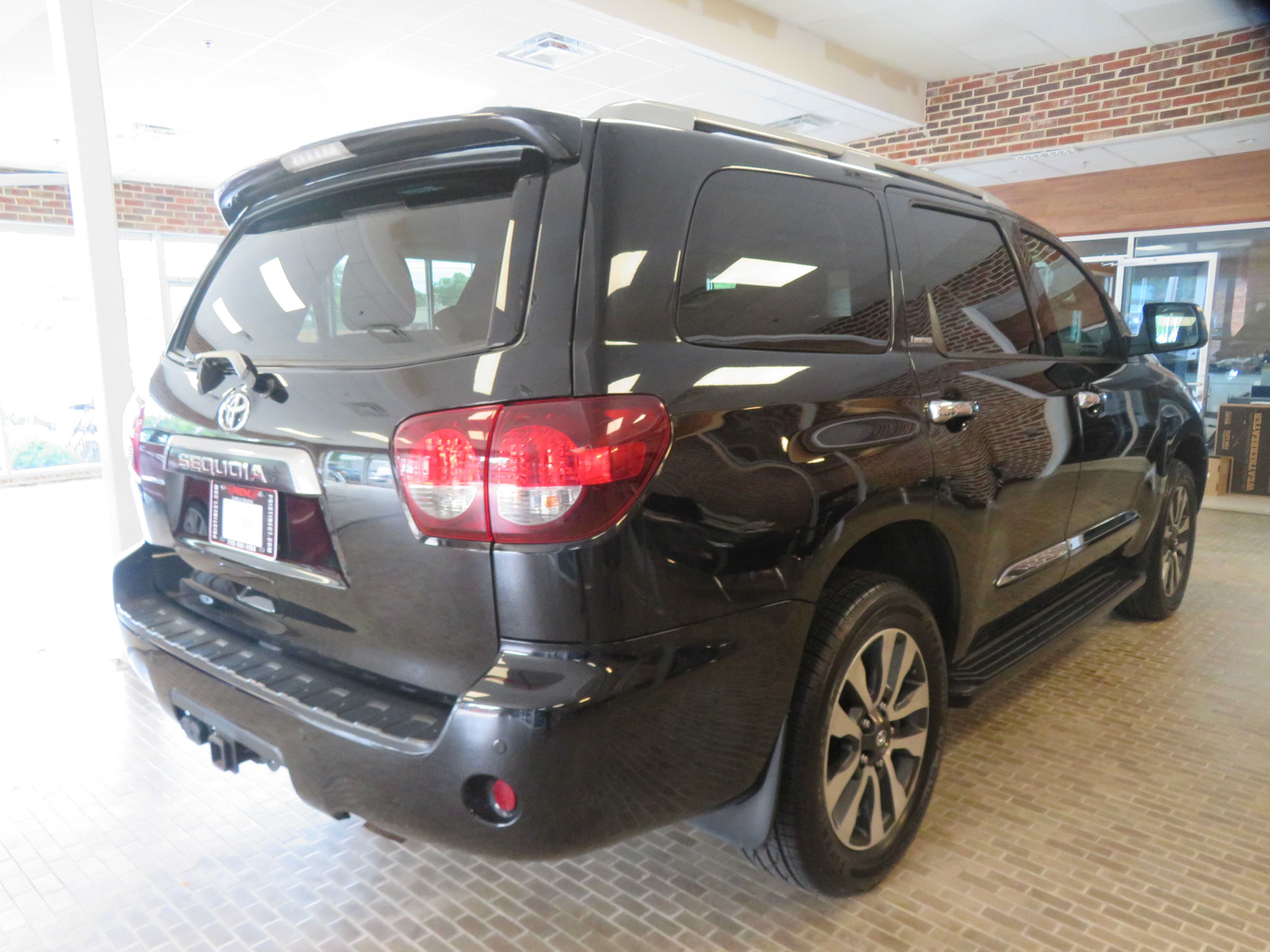 Used 2020 Toyota Sequoia Limited w/ Safety & Convenience Package AWD/4WD image 81