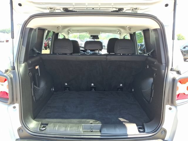 Used 2018 Jeep Renegade Latitude AWD/4WD image 28