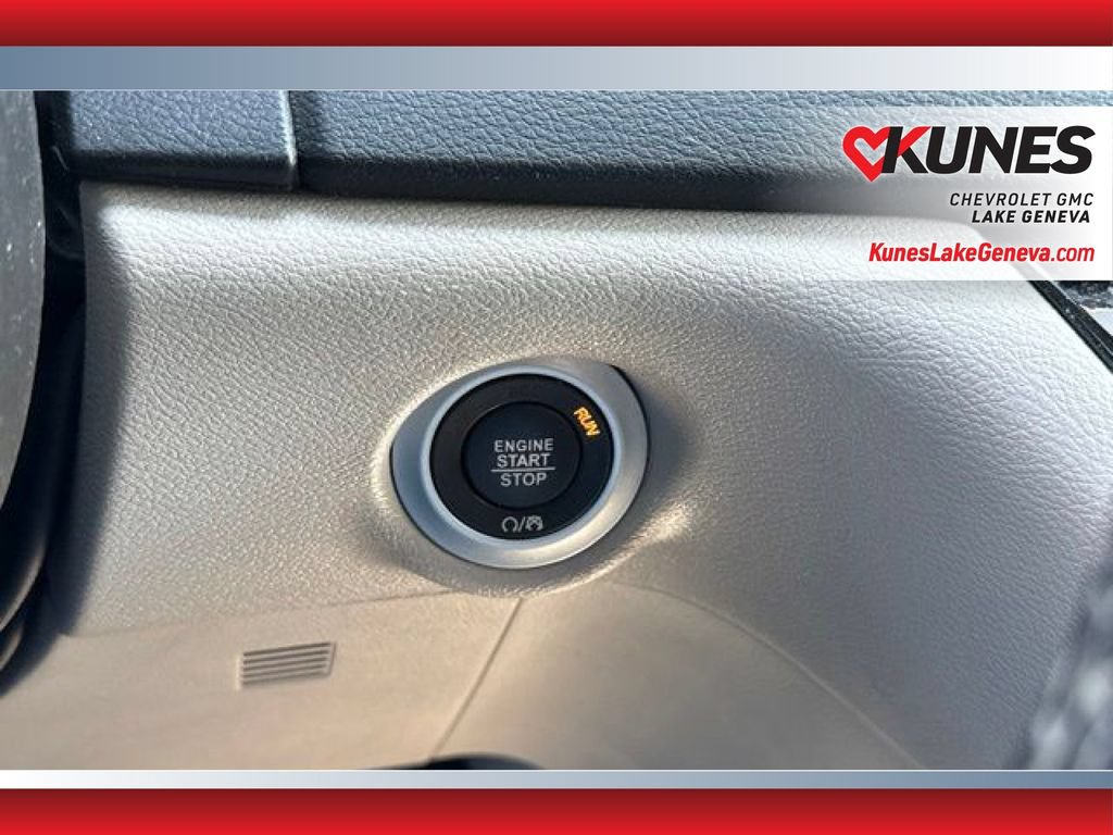 Used 2023 Chrysler Pacifica Touring-L FWD image 22