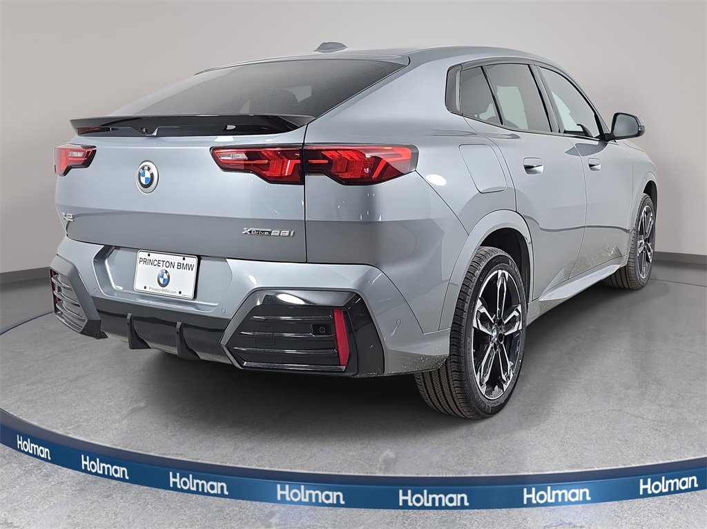 Certified 2025 BMW X2 xDrive28i image 5