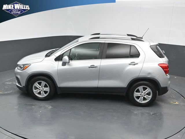Used 2018 Chevrolet Trax LT w/ LT Convenience Package FWD image 12