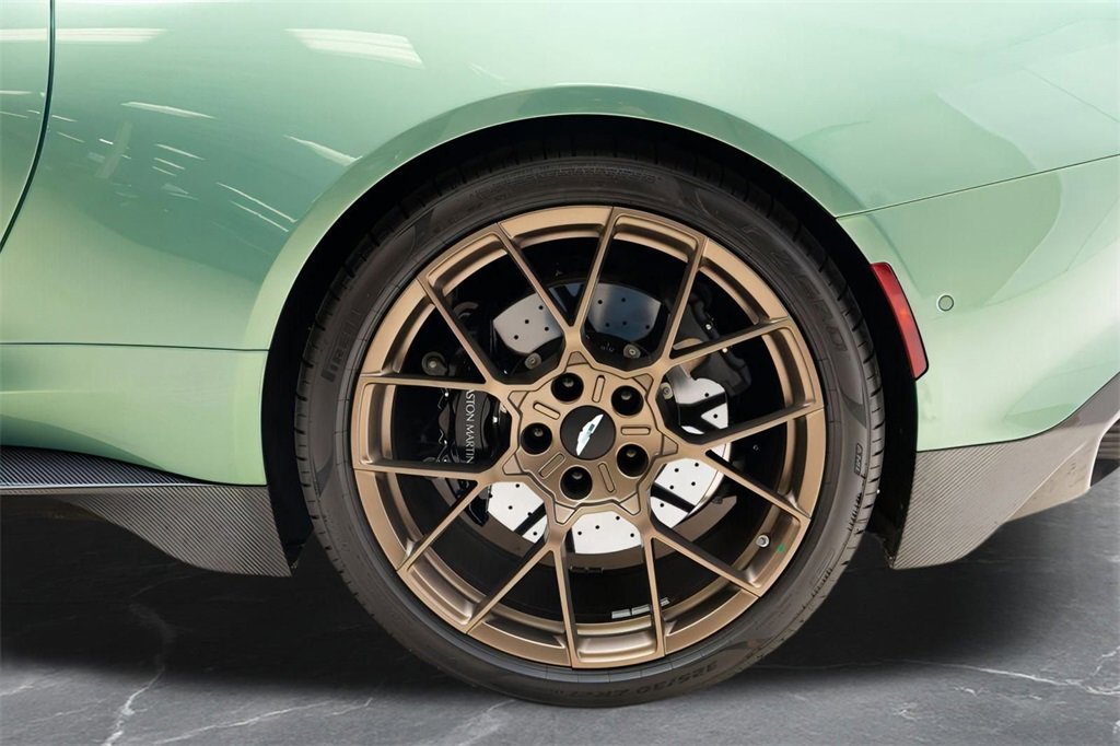 Used 2025 Aston Martin Vanquish image 46