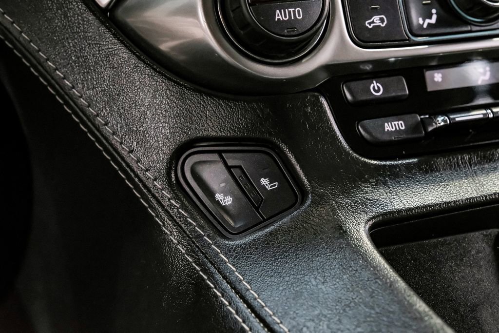 Used 2018 Chevrolet Suburban LT image 26