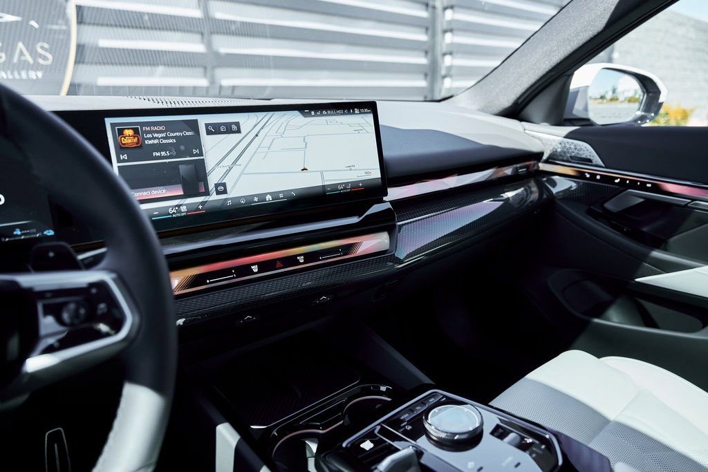 Used 2026 BMW 550e xDrive image 61