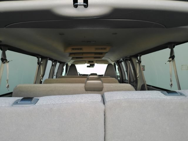 Used 2025 Chevrolet Express 3500 LT w/ LT Preferred Equipment Group RWD image 8