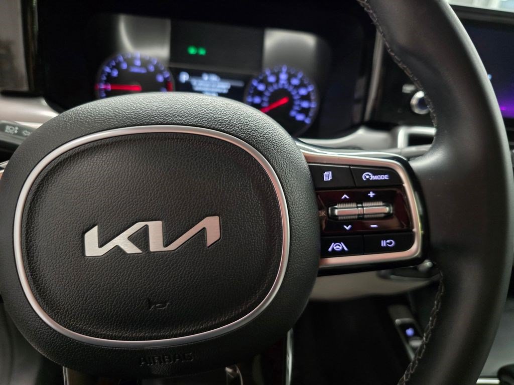 Used 2022 Kia Sorento S w/ Panoramic Sunroof Package FWD image 19