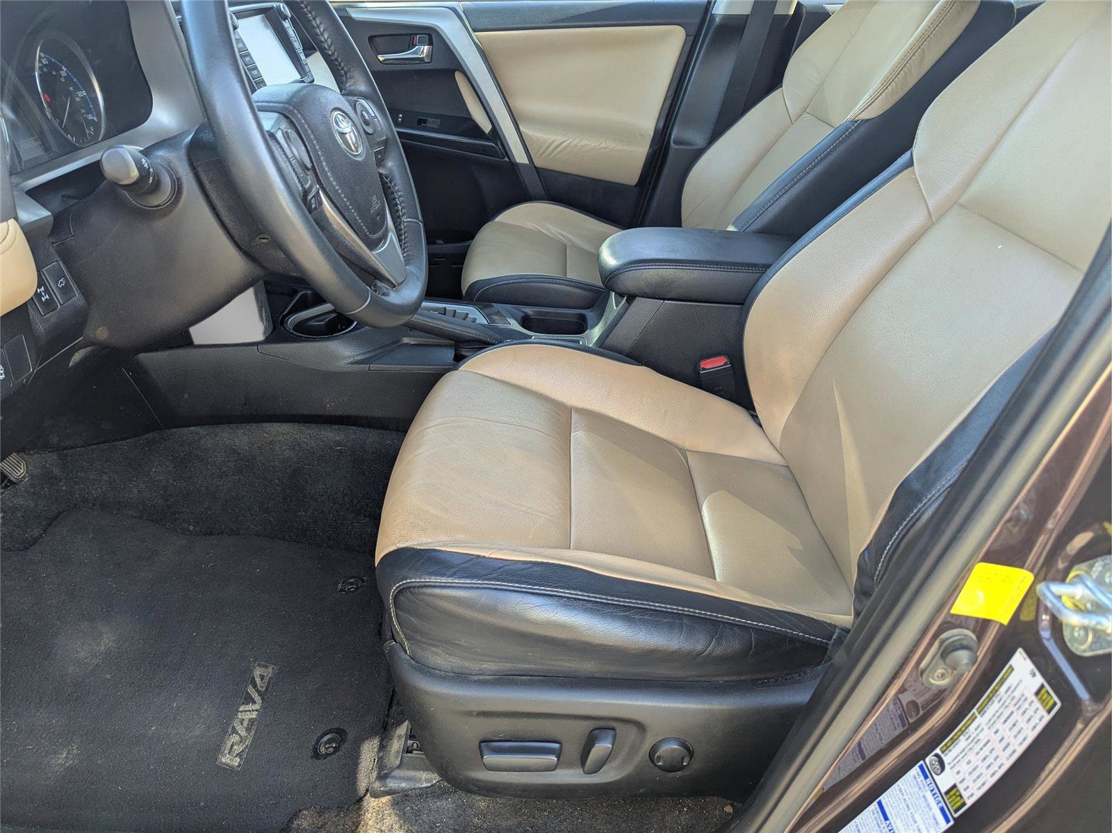 Used 2017 Toyota RAV4 Limited image 17