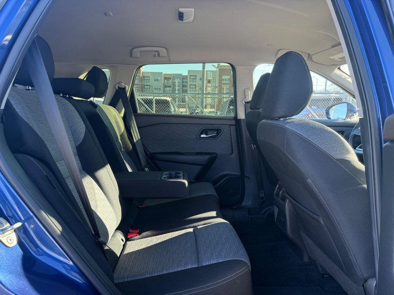 Used 2023 Nissan Rogue SV image 13