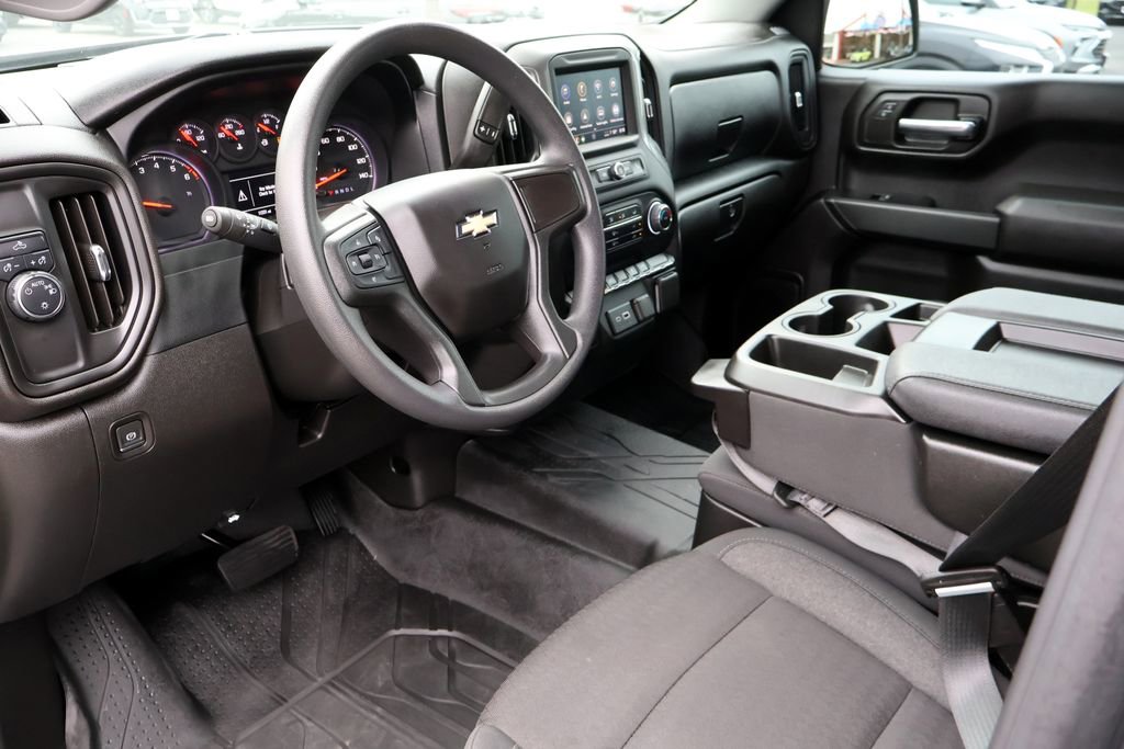 Used 2024 Chevrolet Silverado 1500 Custom RWD image 3