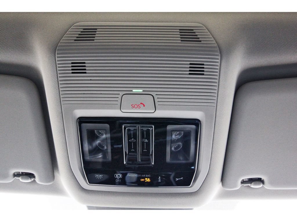 Used 2025 Volkswagen Atlas SE FWD image 25