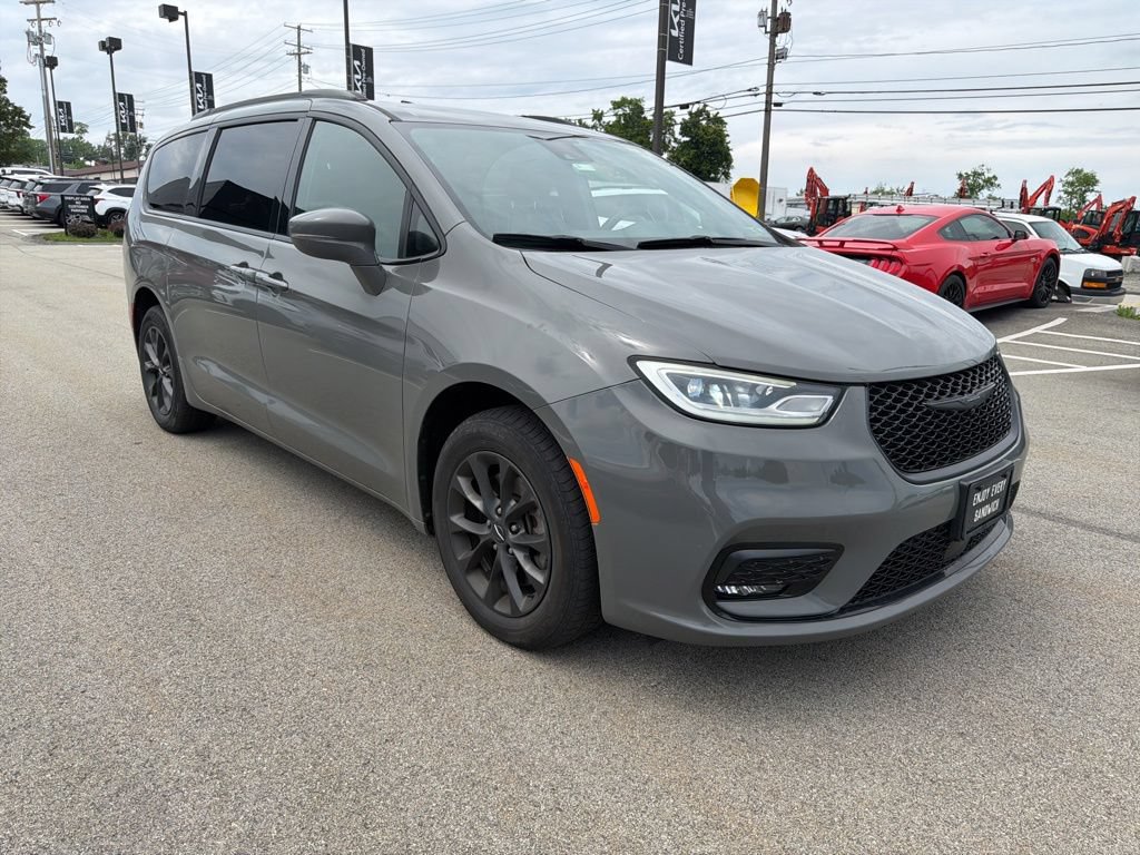 Used 2021 Chrysler Pacifica Limited w/ S Appearance Package AWD/4WD image 1