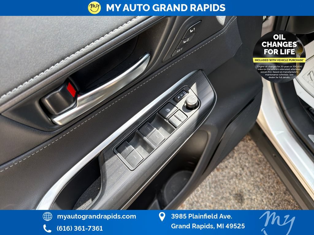 Used 2021 Toyota Venza Limited w/ Advanced Technology Package AWD/4WD image 11