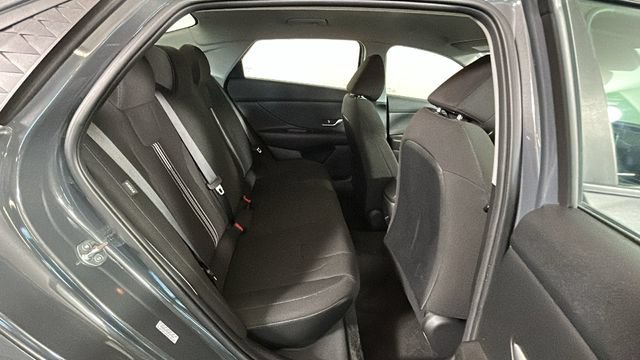 Used 2024 Hyundai Elantra SEL FWD image 29