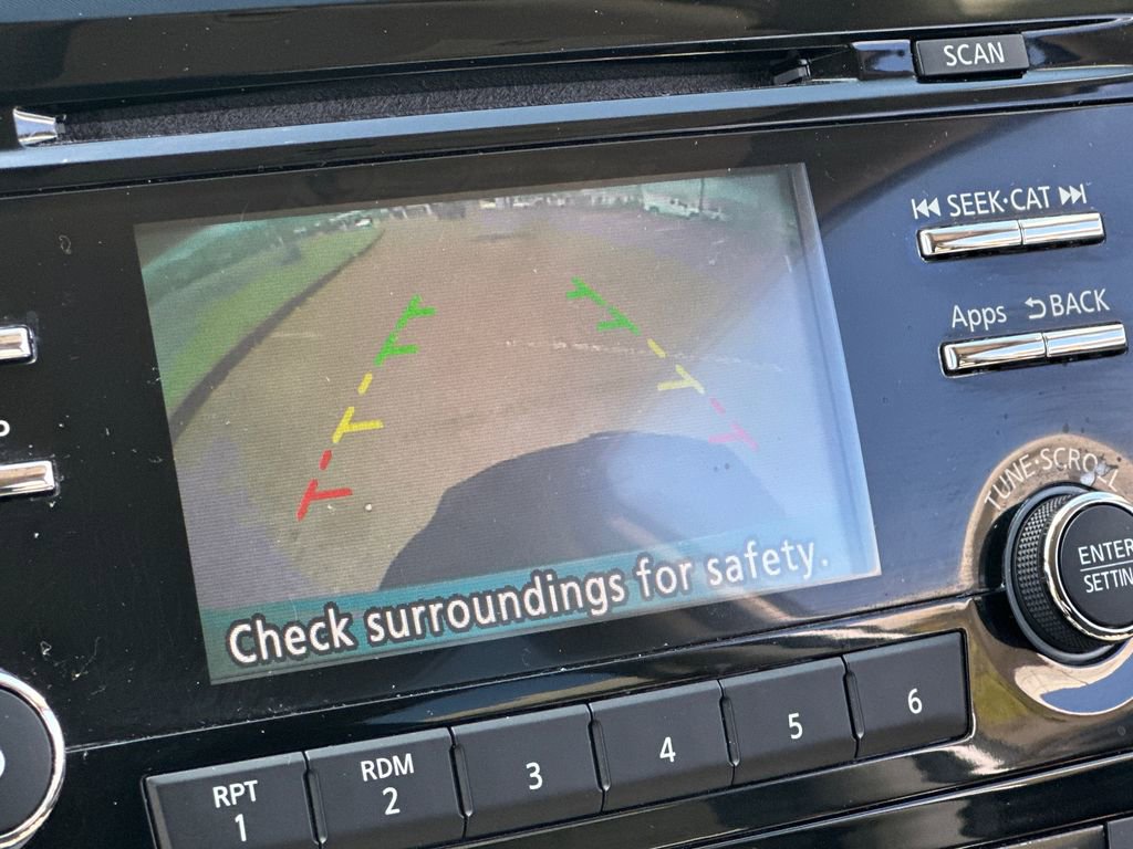 Used 2015 Nissan Rogue SV image 17