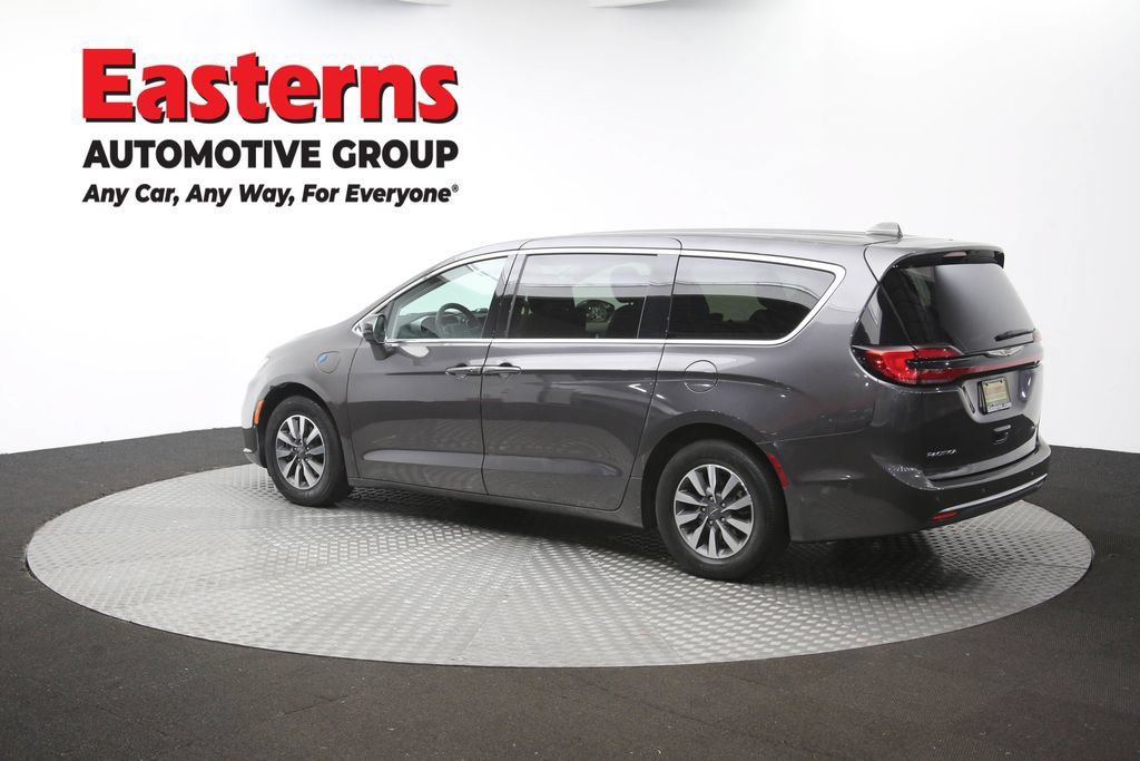 Used 2022 Chrysler Pacifica Touring-L w/ Uconnect Theater Family Group FWD image 64