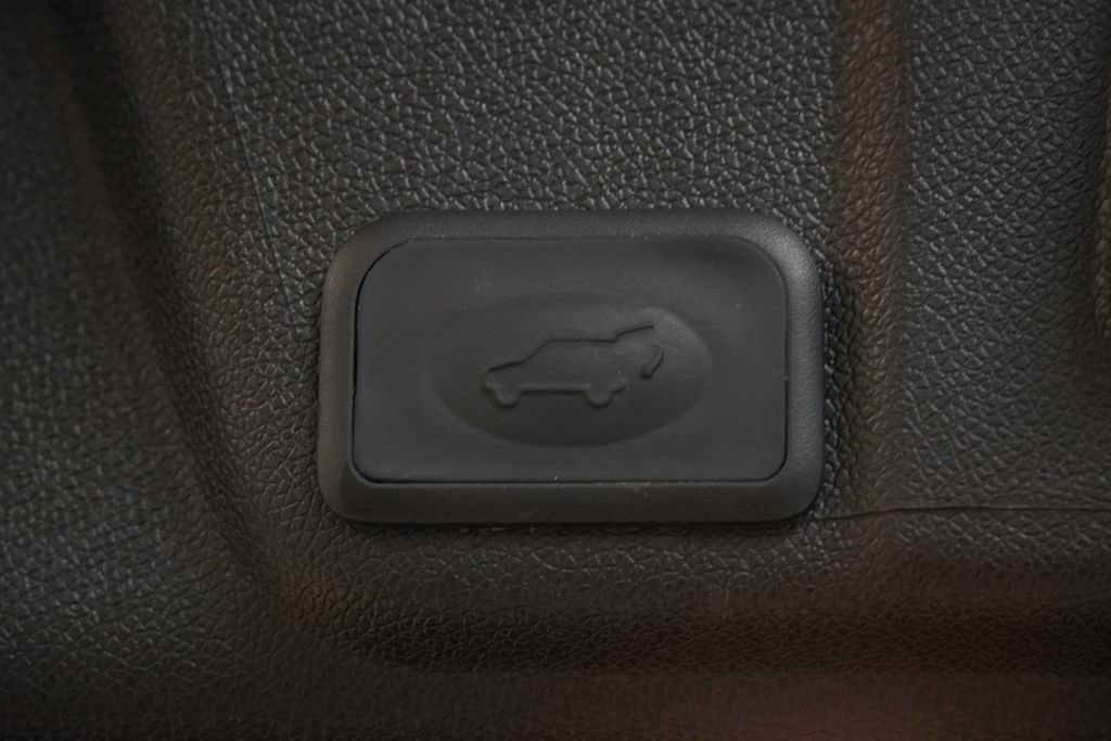 Used 2017 Buick Enclave Leather image 11