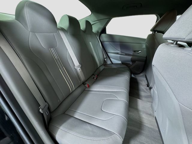 Certified 2023 Hyundai Elantra SEL image 28