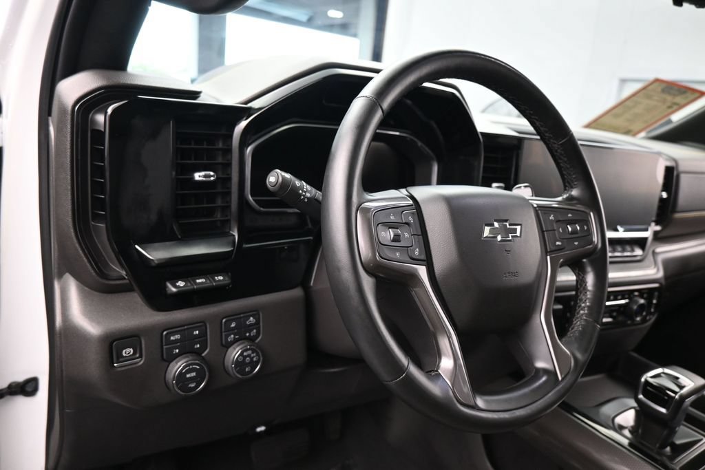 Used 2024 Chevrolet Silverado 1500 ZR2 w/ Technology Package AWD/4WD image 17