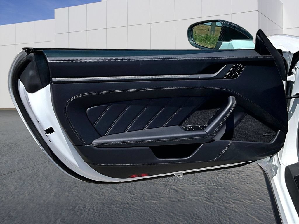 Certified 2025 Porsche 911 Carrera GTS RWD image 19