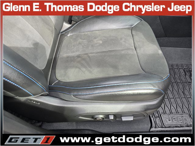 Used 2022 Jeep Grand Cherokee Trailhawk w/ Luxury Tech Group III image 33