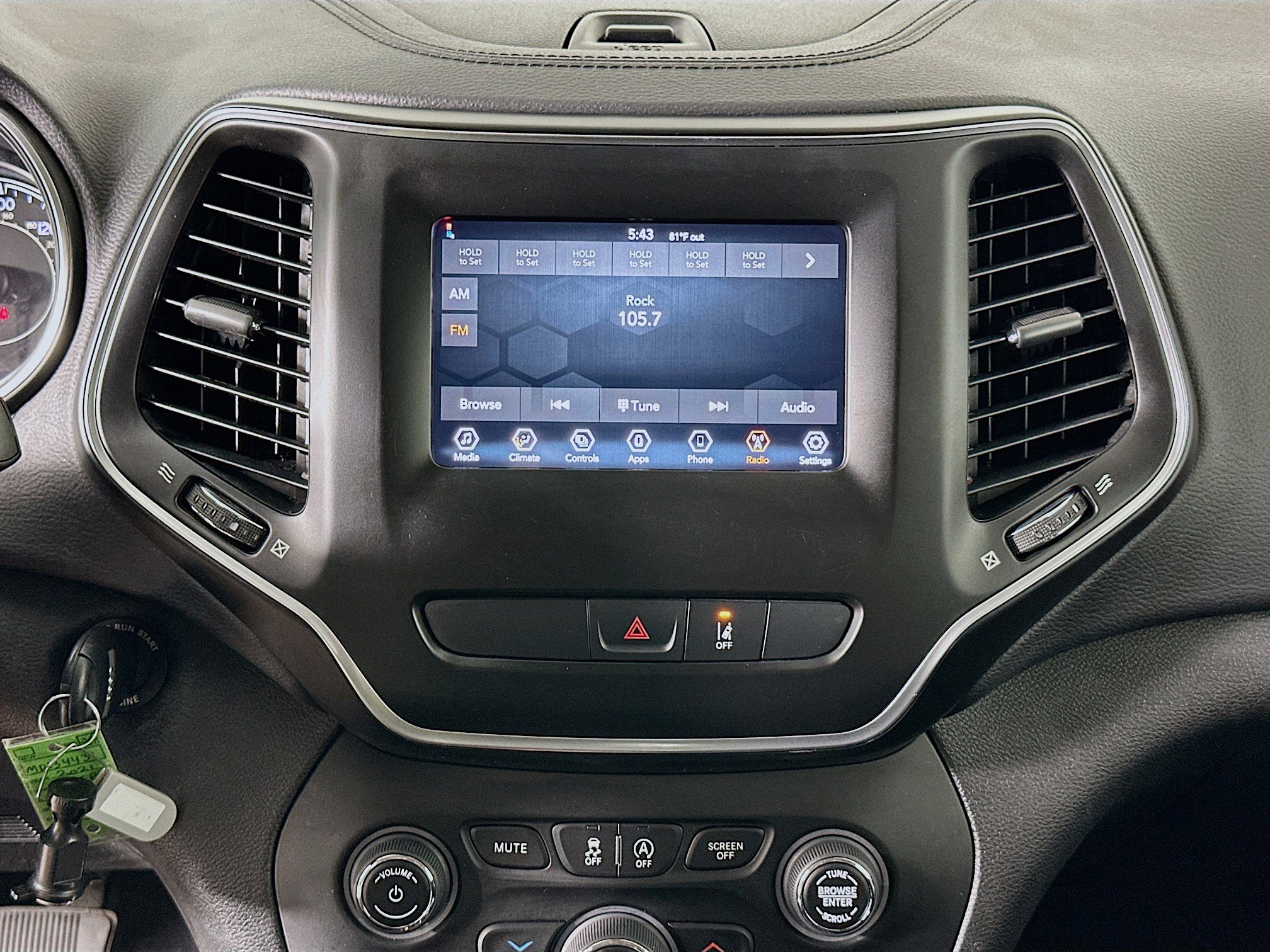 Used 2021 Jeep Cherokee Latitude image 21