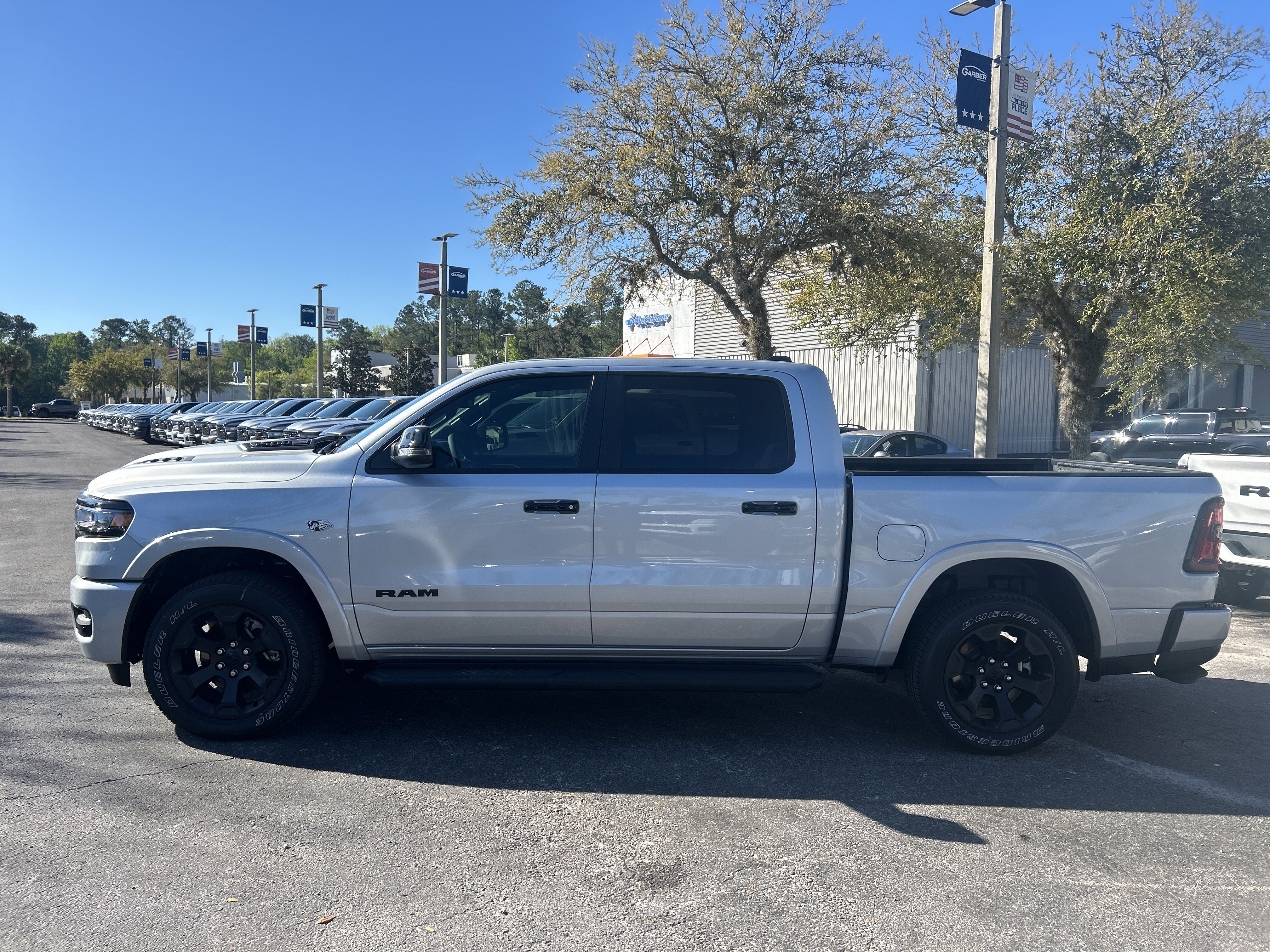 New 2026 RAM 1500 4x4 Crew Cab image 4