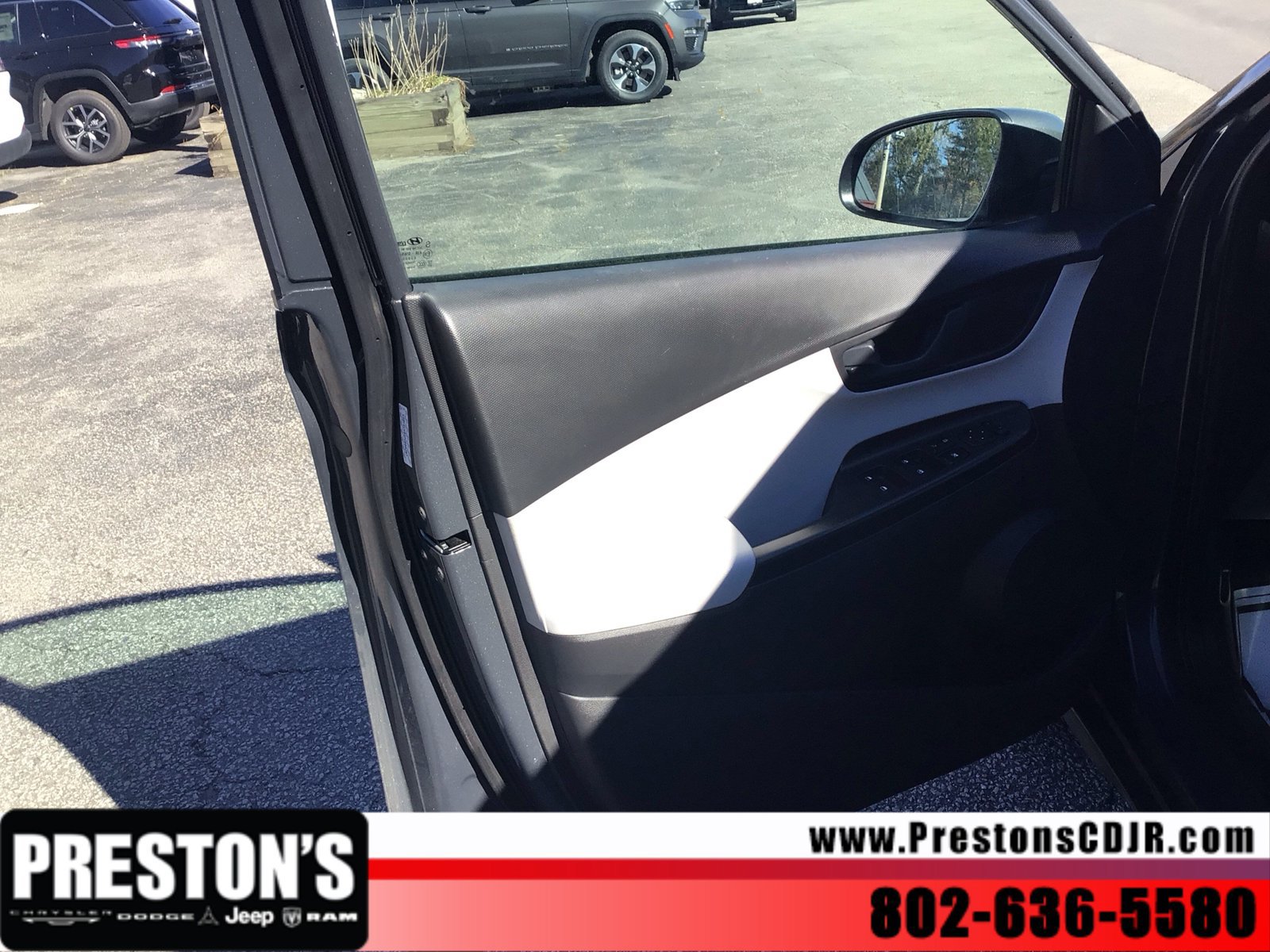 Used 2023 Hyundai Kona SEL AWD/4WD image 9