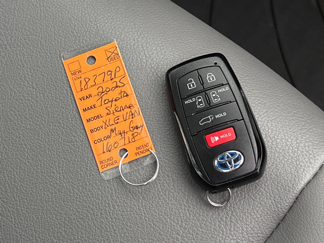 Used 2025 Toyota Sienna XLE w/ XLE Plus Package AWD/4WD image 26