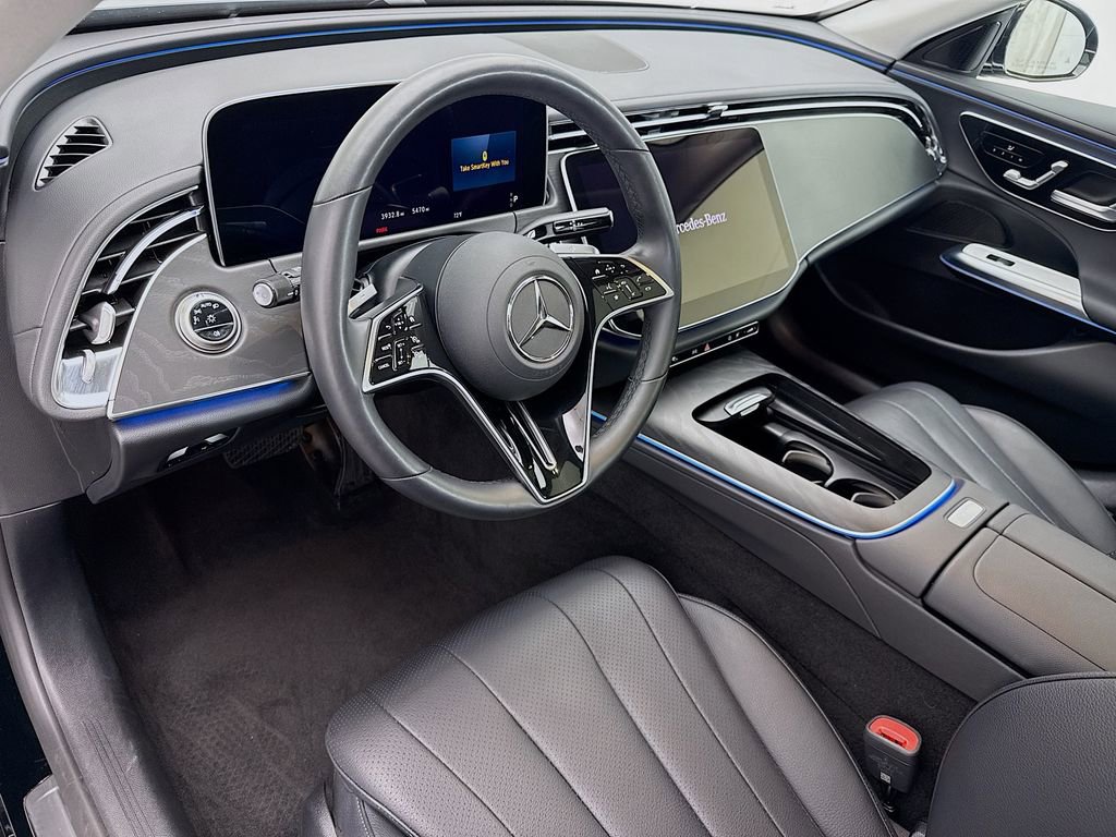 Used 2025 Mercedes-Benz E 350 Sedan image 9
