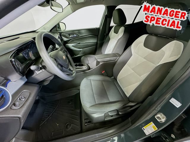 Used 2025 Chevrolet Trax LS w/ LS Convenience Package FWD image 12