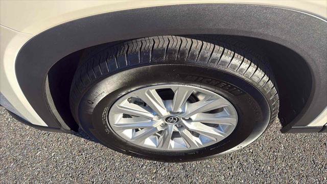 Used 2024 Toyota Grand Highlander XLE image 10